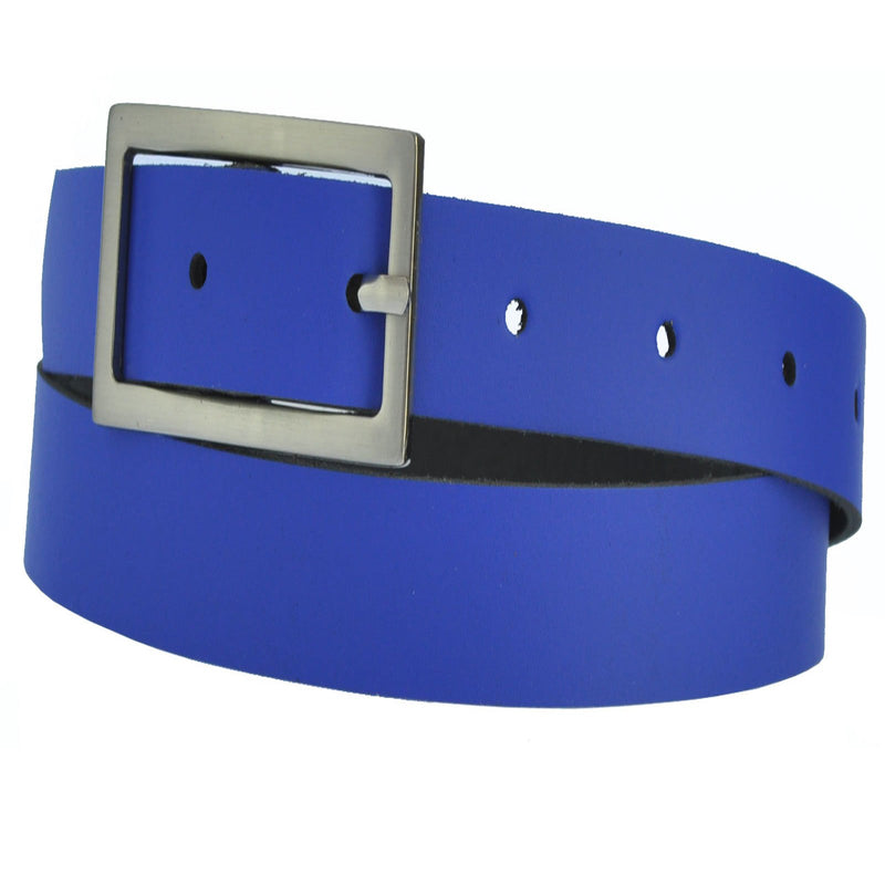 3.5 cm wide genuine leather belt with square buckle.